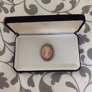Vintage-like Cameo brooch